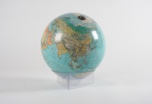 Globus Erde gross, Schalenständer mit Lupe